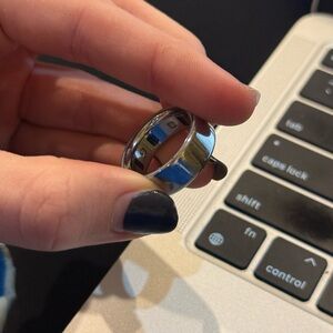 Oura ring 4 - size 8
